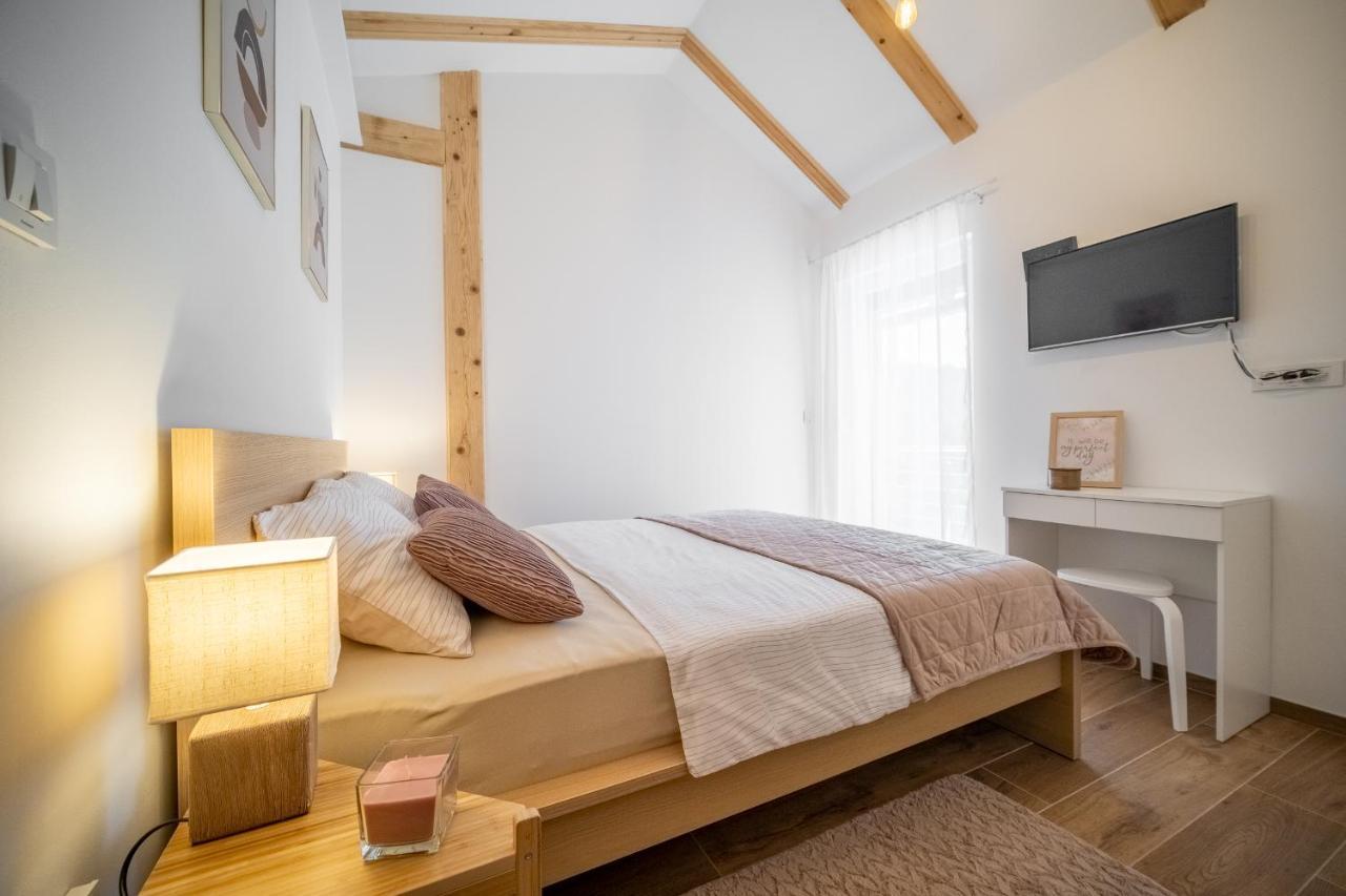 Villa Nesa - Beautiful Guest House At Continental Croatia With Outdoor Swimming Pool, Sauna And 3 Bedrooms Plaški Buitenkant foto