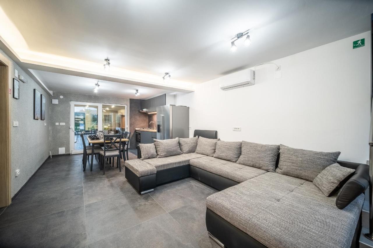 Villa Nesa - Beautiful Guest House At Continental Croatia With Outdoor Swimming Pool, Sauna And 3 Bedrooms Plaški Buitenkant foto