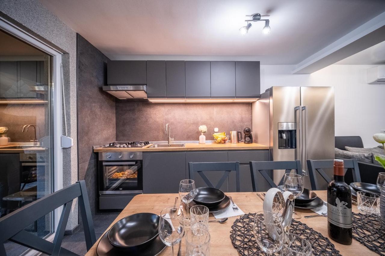 Villa Nesa - Beautiful Guest House At Continental Croatia With Outdoor Swimming Pool, Sauna And 3 Bedrooms Plaški Buitenkant foto