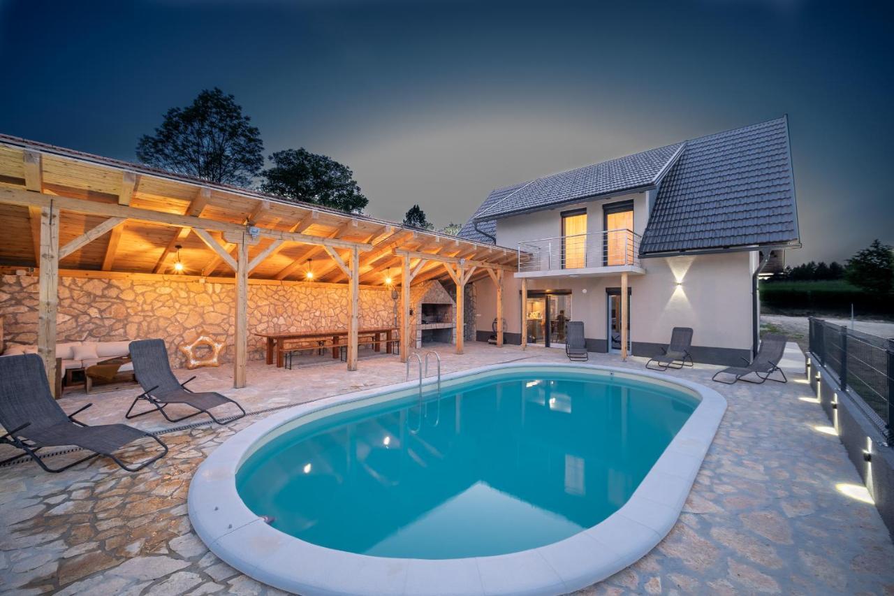 Villa Nesa - Beautiful Guest House At Continental Croatia With Outdoor Swimming Pool, Sauna And 3 Bedrooms Plaški Buitenkant foto