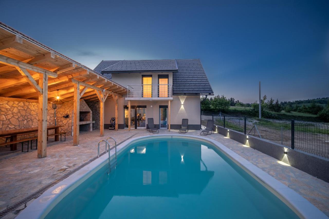 Villa Nesa - Beautiful Guest House At Continental Croatia With Outdoor Swimming Pool, Sauna And 3 Bedrooms Plaški Buitenkant foto